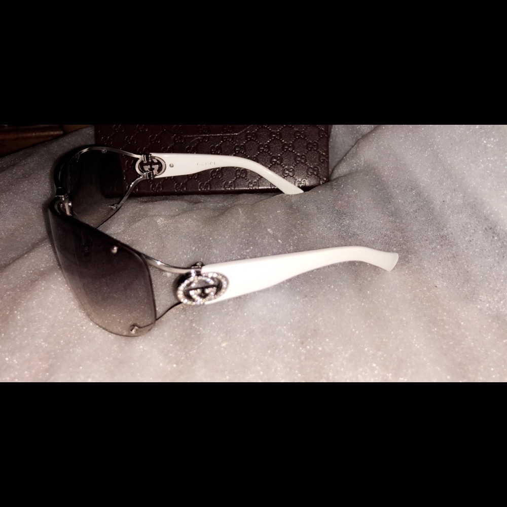 Lightly used Gucci Sunglass